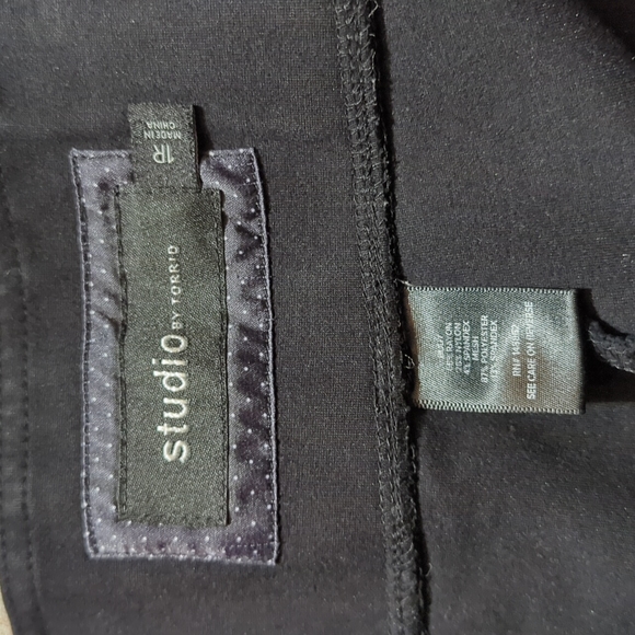 Studio by Torrid Cropped Legging - Picture 7 of 9